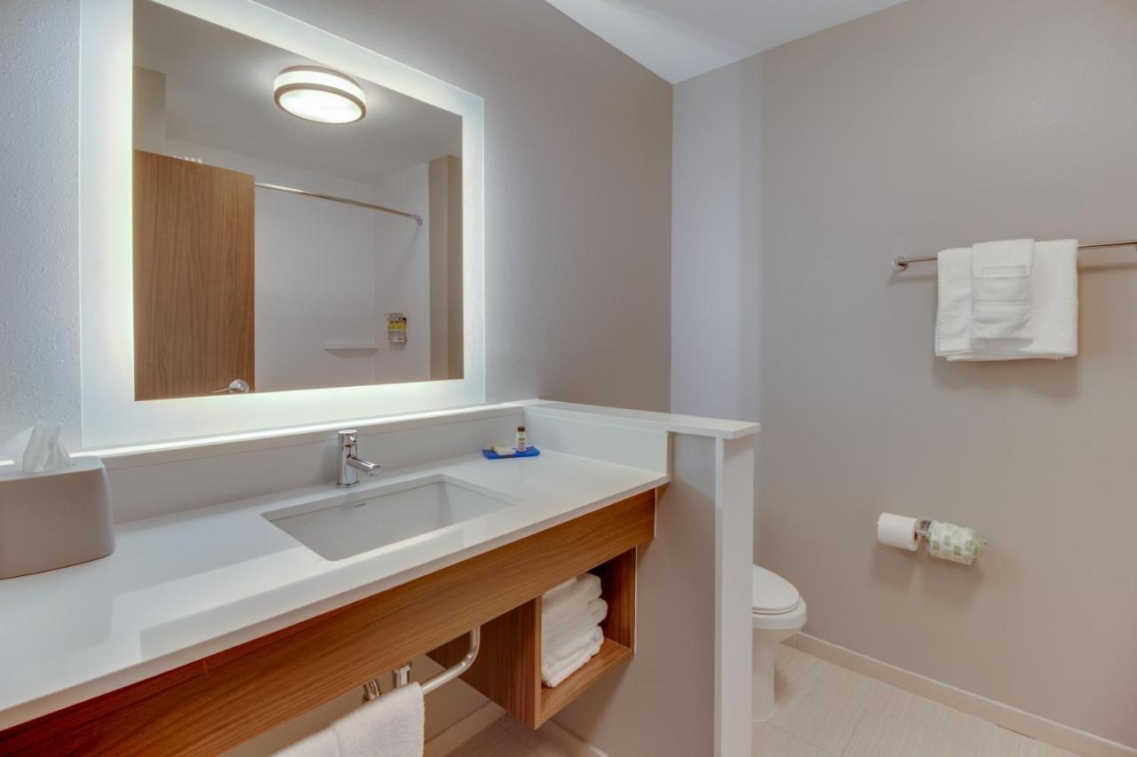 Holiday Inn Express & Suites - Union City By Ihg Exteriör bild
