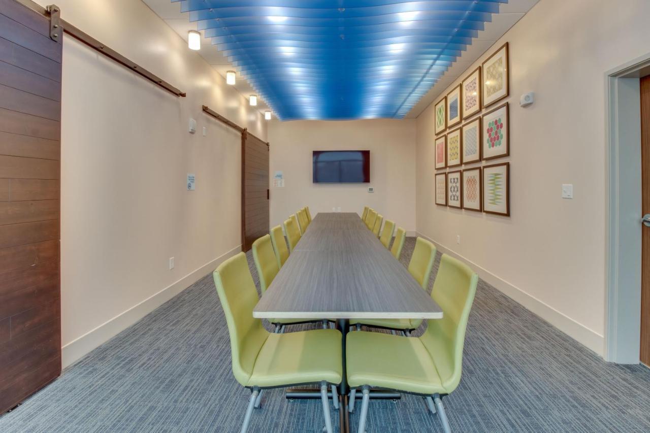 Holiday Inn Express & Suites - Union City By Ihg Exteriör bild