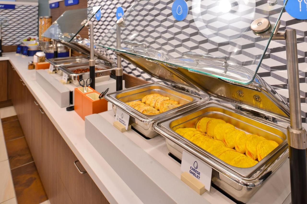 Holiday Inn Express & Suites - Union City By Ihg Exteriör bild