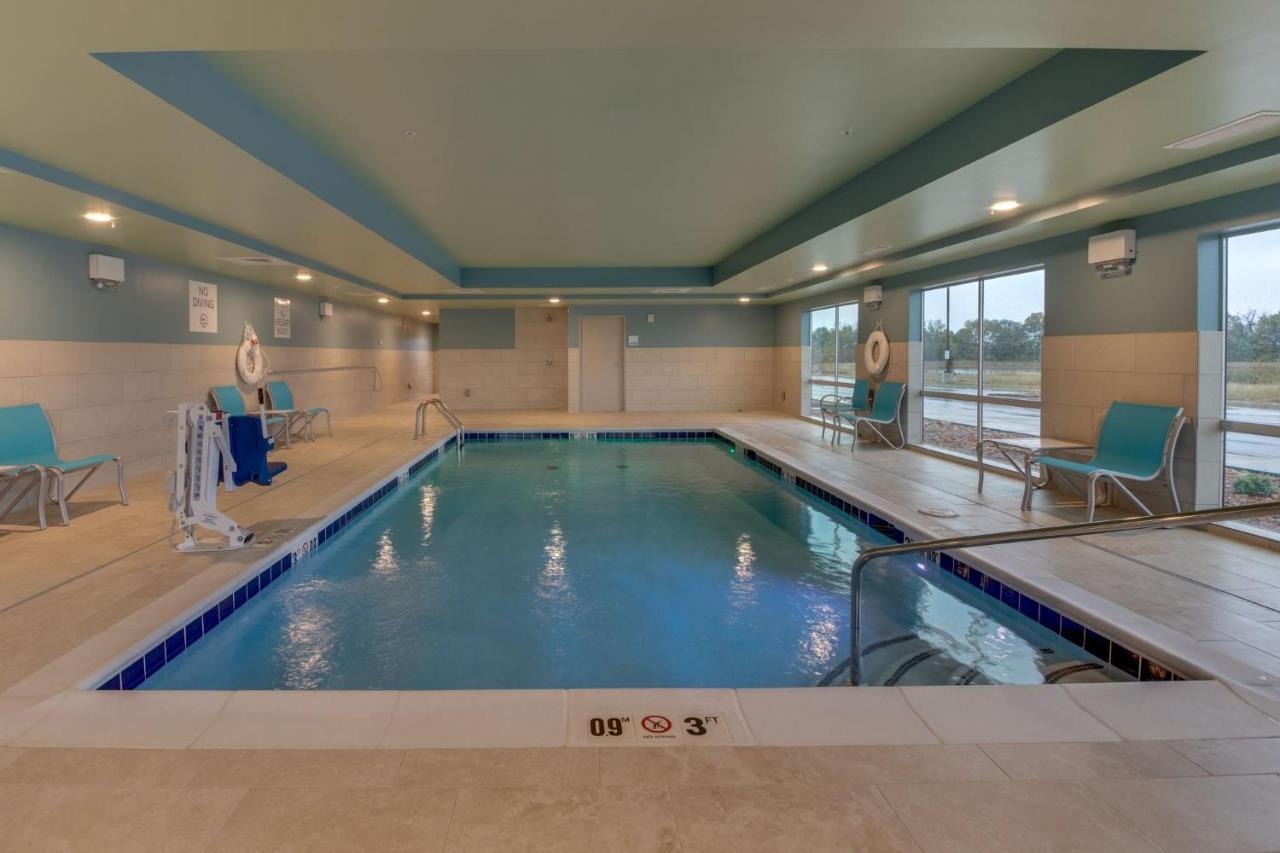 Holiday Inn Express & Suites - Union City By Ihg Exteriör bild